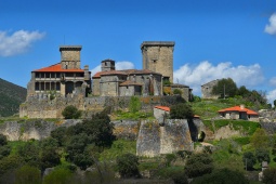 Vista externa do Parador de Castillo de Monterrei