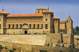 Vista externa do Parador de Alcañiz