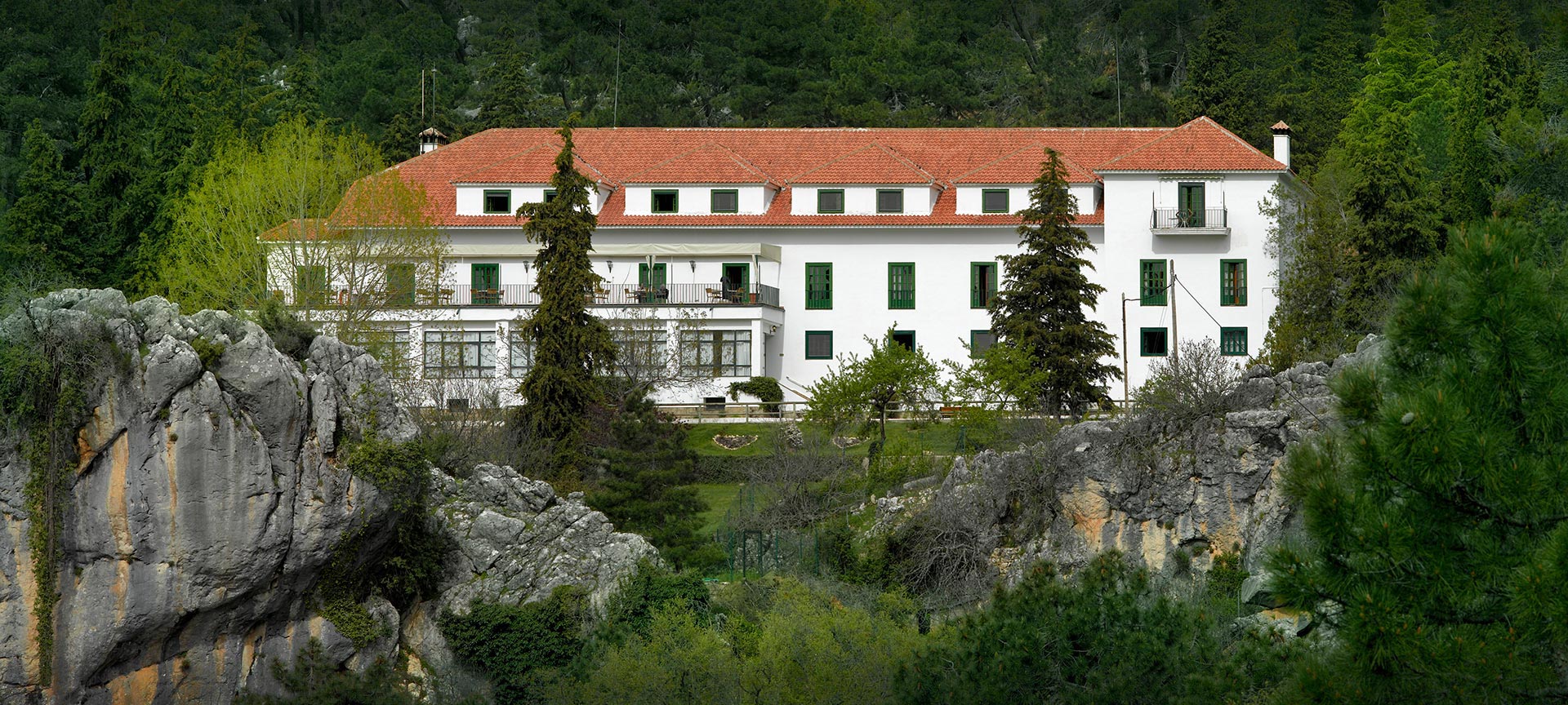 Blick auf das Parador de Cazorla und Umgebung