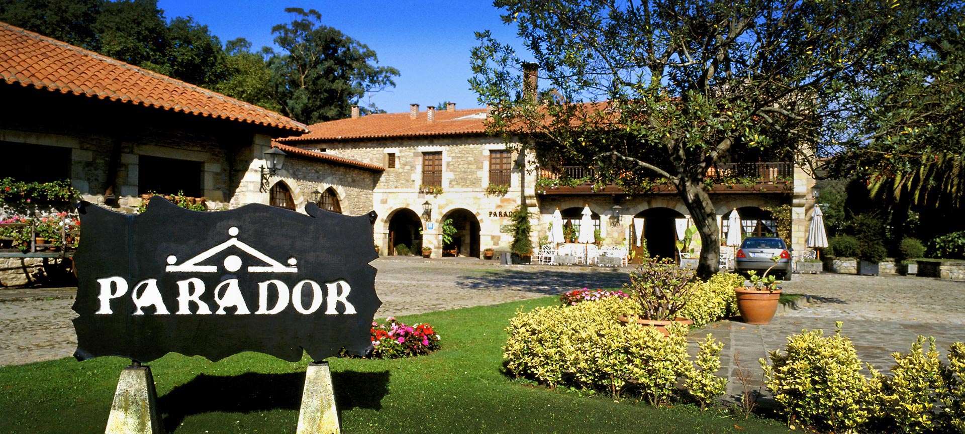 Parador de Santillana del Mar の外観