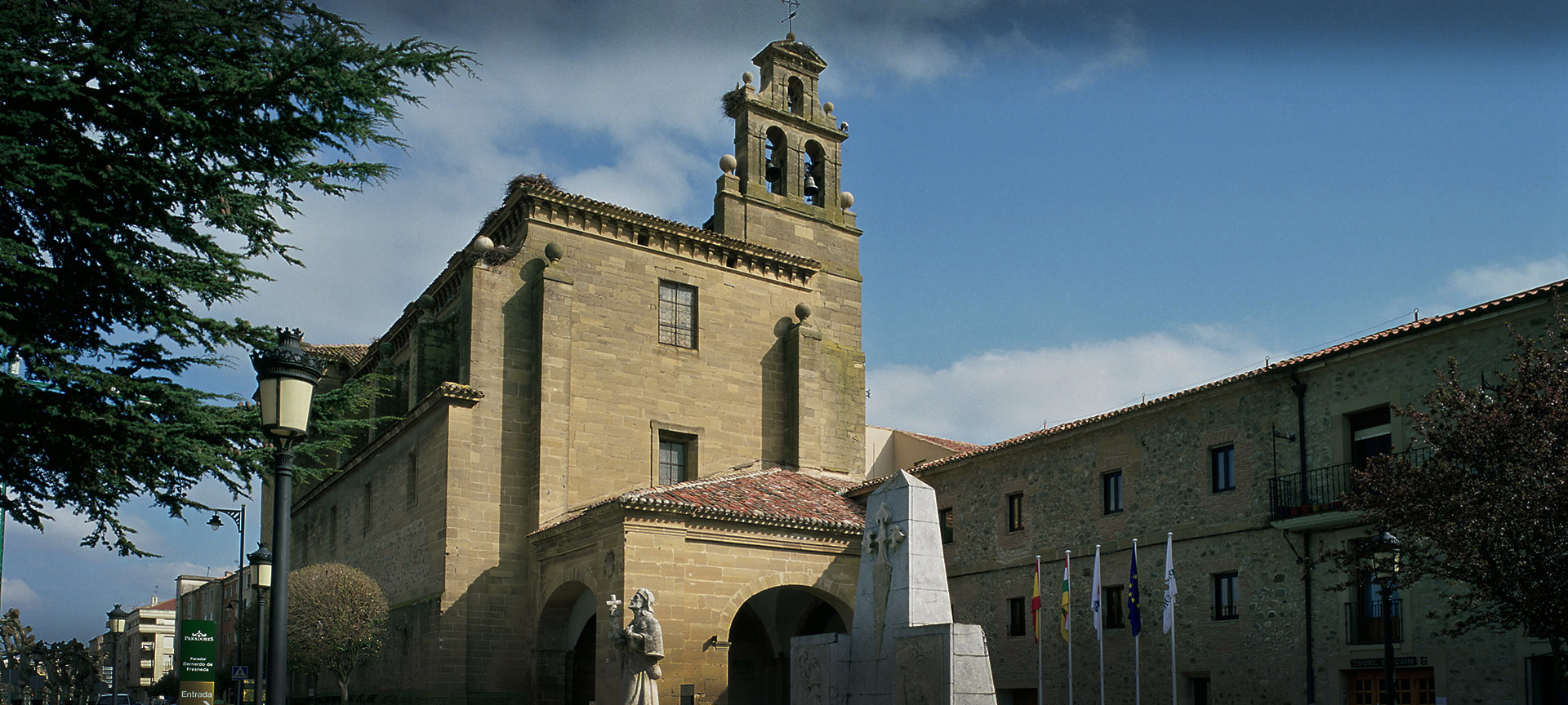 Vista externa do Parador de Santo Domingo Bernardo de Fresneda