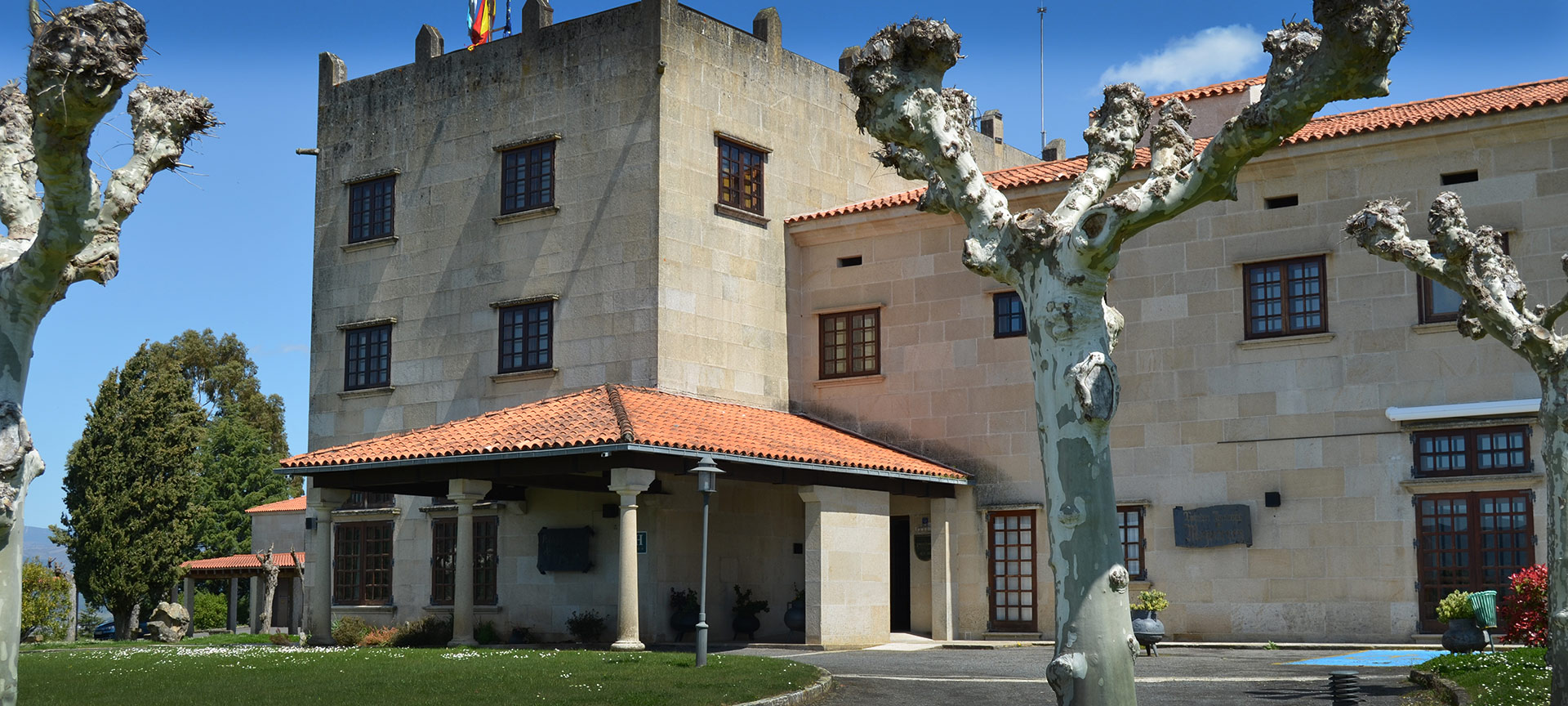 Vista externa do Parador de Verín Vista externa do Parador de Verín