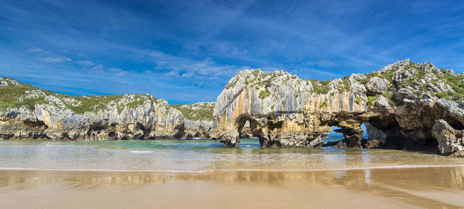 Spiaggia: Cuevas del Mar, Llanes, Asturie