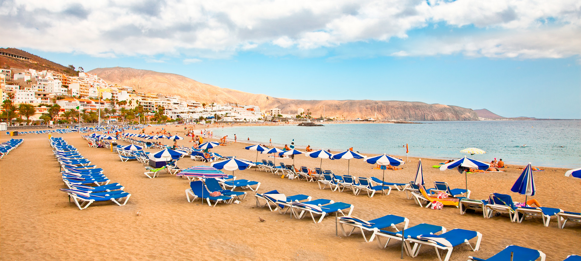 Plaża Los Cristianos w Arona na Teneryfie, Wyspy Kanaryjskie
