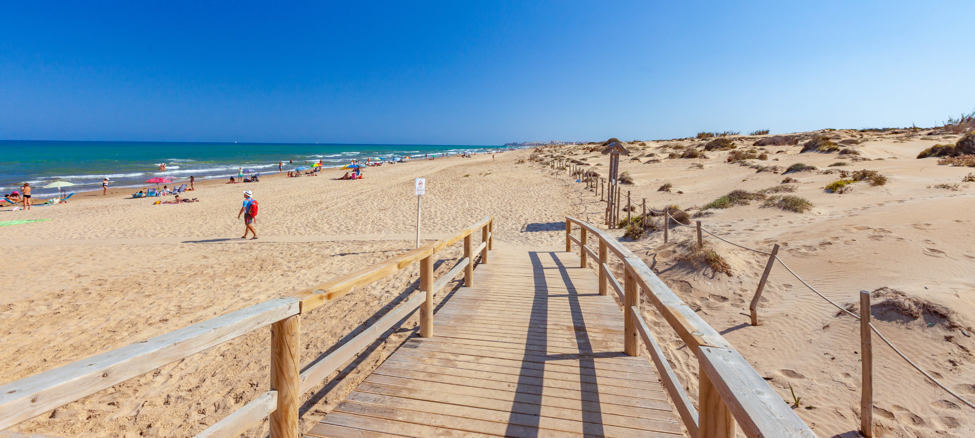 Praia de El Moncayo de Guardamar, em Alicante (Comunidade Valenciana)