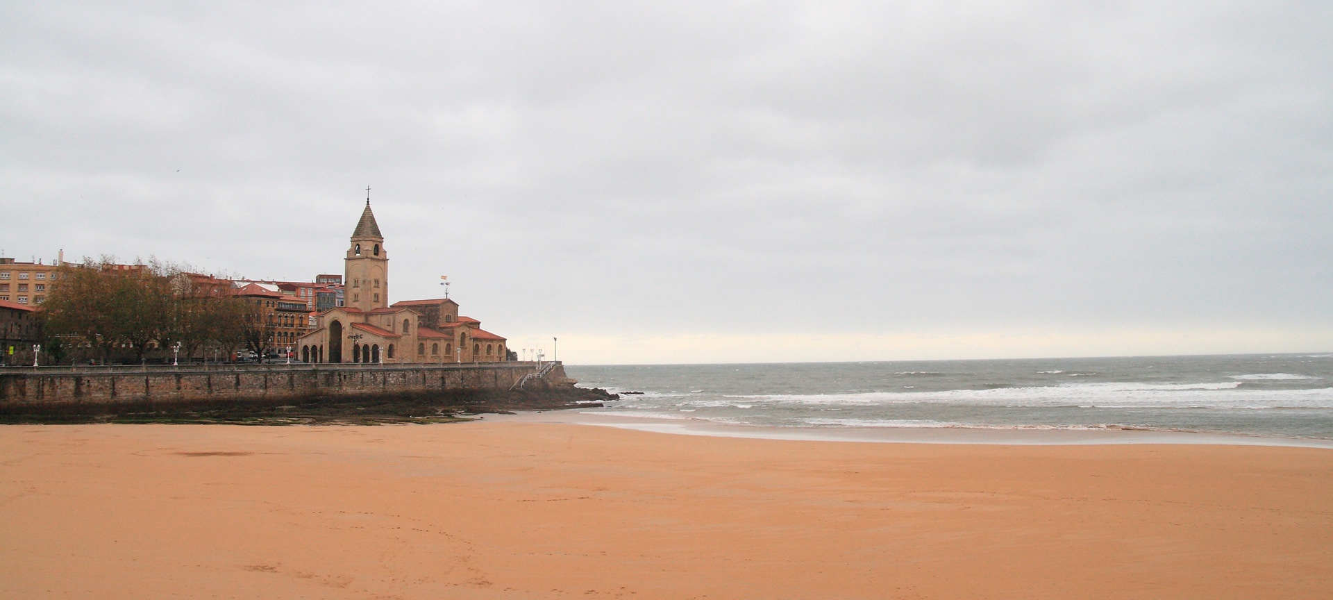 Spiaggia di San Lorenzo a Gijón, Asturie