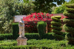 El Real Gardens