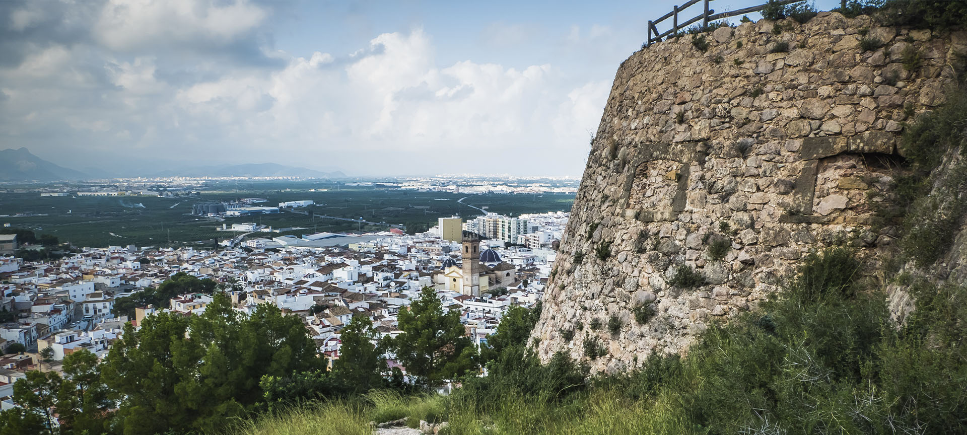 Vues d’Oliva (province de Valence) depuis le château de Santa Ana