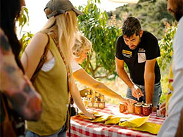 Visit our coffee and tropical fruit farm