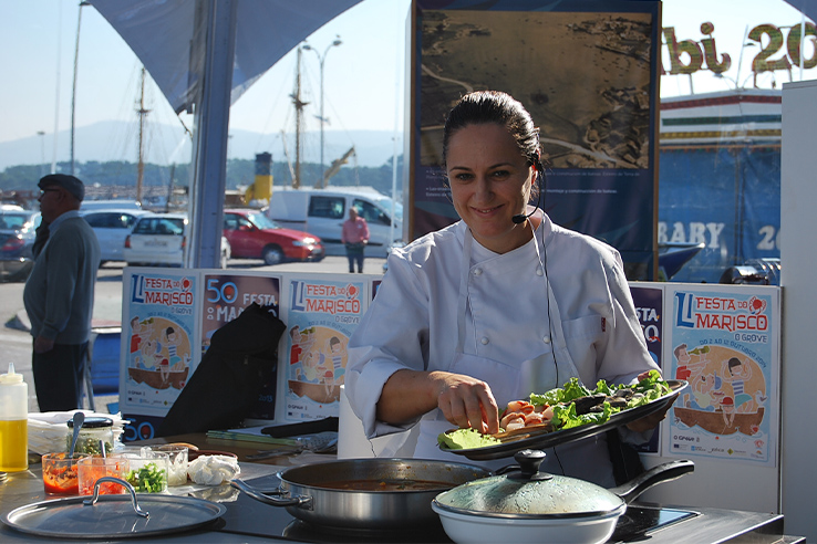 Live cooking demonstration at the Seafood Festival in O Grove (Pontevedra, Galicia) Live cooking demonstration at the Seafood Festival in O Grove (Pontevedra, Galicia)