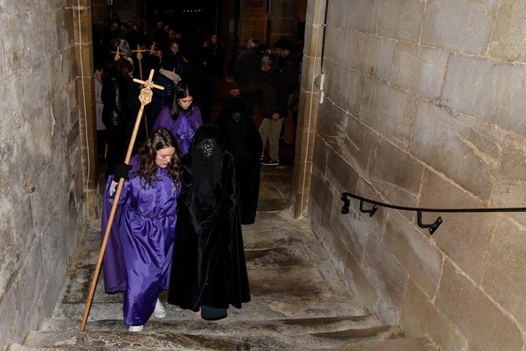 Santa Sepoltura dei “Picaos” durante la Settimana Santa di San Vicente de la Sonsierra (La Rioja) Santa Sepoltura dei “Picaos” durante la Settimana Santa di San Vicente de la Sonsierra (La Rioja)