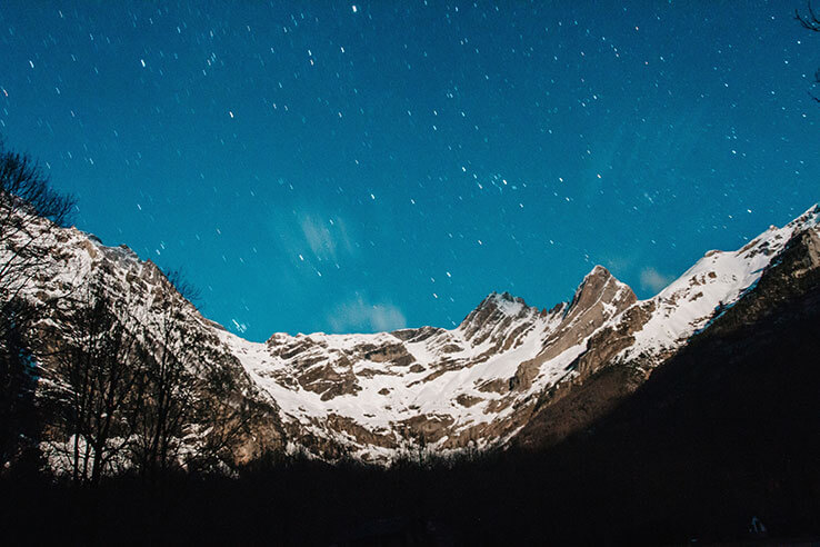 Noche estrellada sobre las cumbres nevadas Noche estrellada sobre las cumbres nevadas