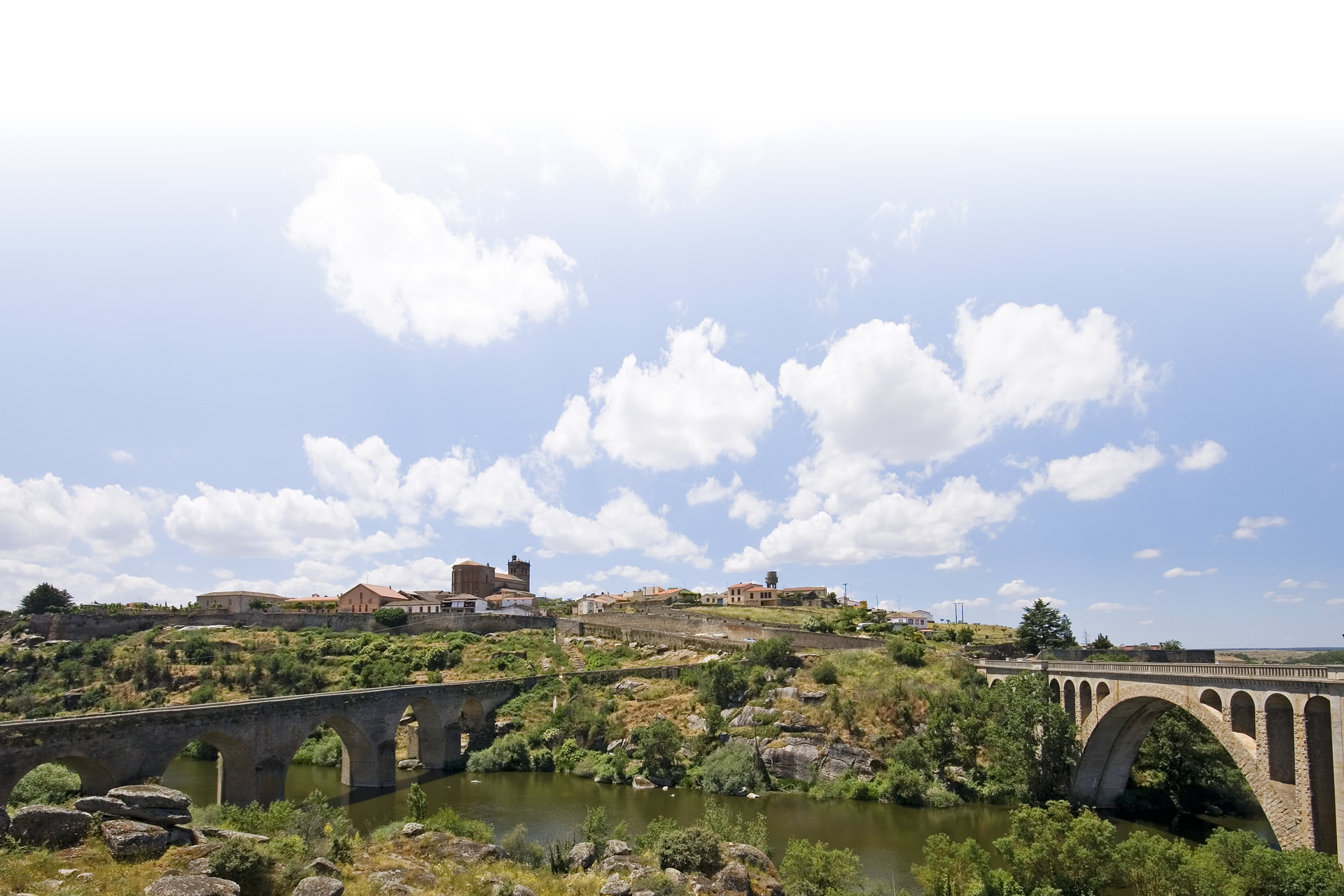 Panoramic view of Ledesma (Salamanca, Castilla y León) Panoramic view of Ledesma (Salamanca, Castilla y León)