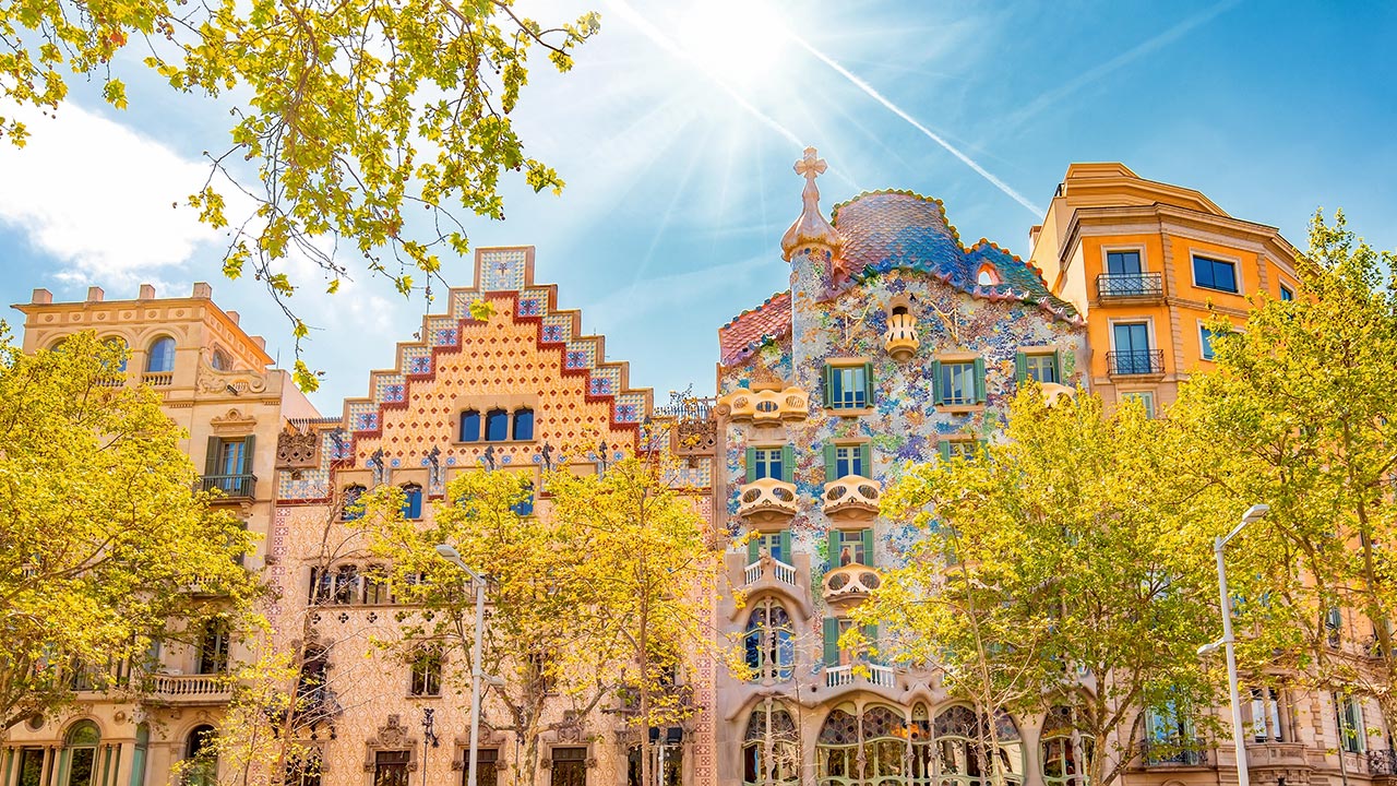 Paseo de Gracia with detail of Casa Batlló, in Barcelona Paseo de Gracia with detail of Casa Batlló, in Barcelona