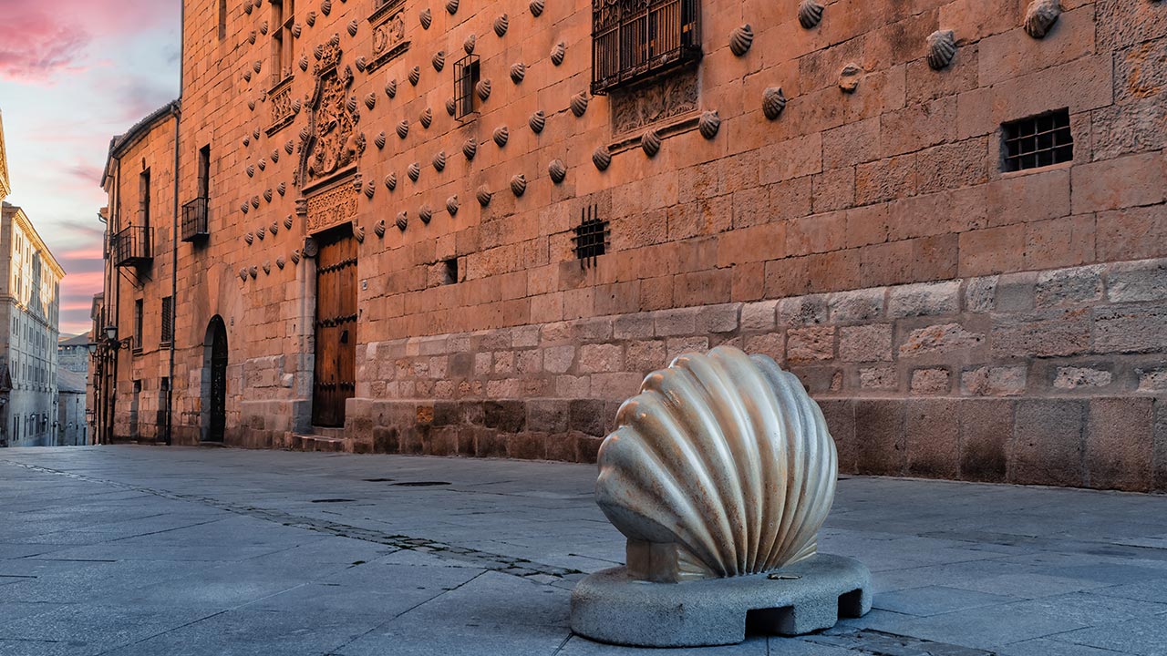 Calle de la Compañia in Salamanca Calle de la Compañia in Salamanca