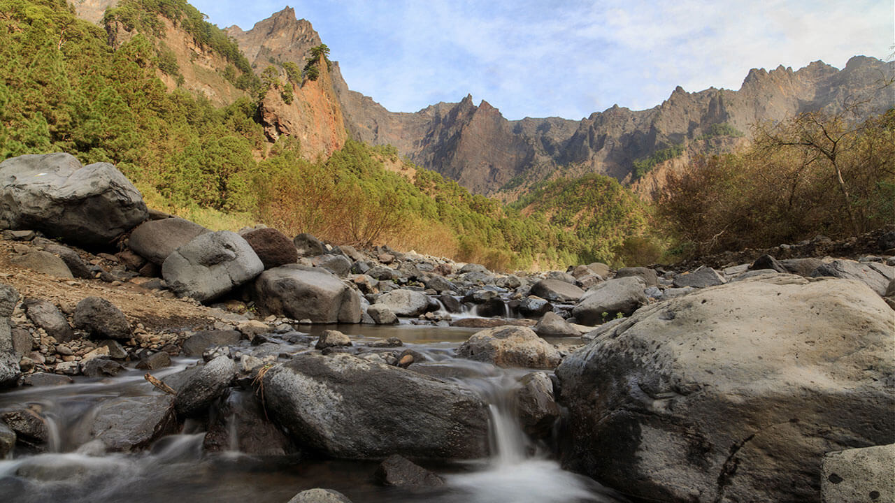 Parque Nacional de la Caldera de Taburiente en la isla de la Palma Parque Nacional de la Caldera de Taburiente en la isla de la Palma