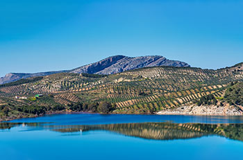 Lac de Guadalhorce dans la réserve d'Ardales à Malaga, Andalousie