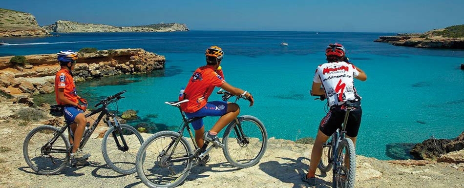 Cicloturismo em Ibiza © Fundación Promoción Turística de Ibiza Cicloturismo em Ibiza © Fundación Promoción Turística de Ibiza