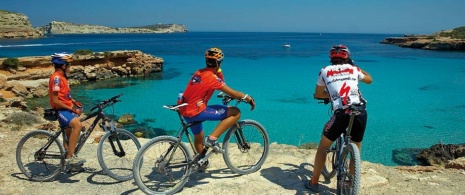 Cicloturismo em Ibiza © Fundación Promoción Turística de Ibiza Cicloturismo em Ibiza © Fundación Promoción Turística de Ibiza