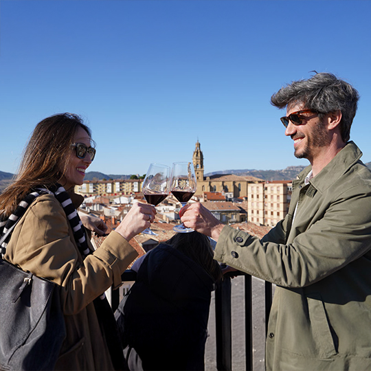 Tourists toasting. Rioja Alta wine route