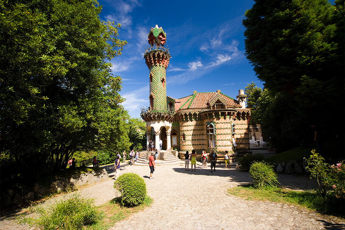 „El Capricho” Gaudiego w Comillas „El Capricho” Gaudiego w Comillas