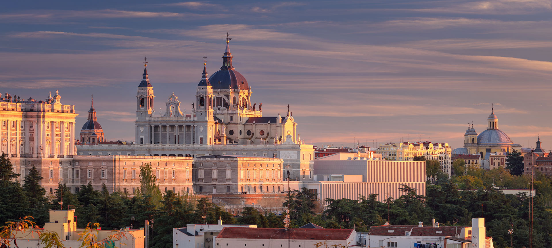 Vistas de Madrid y la catedral de la Almudena, Madrid Vistas de Madrid y la catedral de la Almudena, Madrid