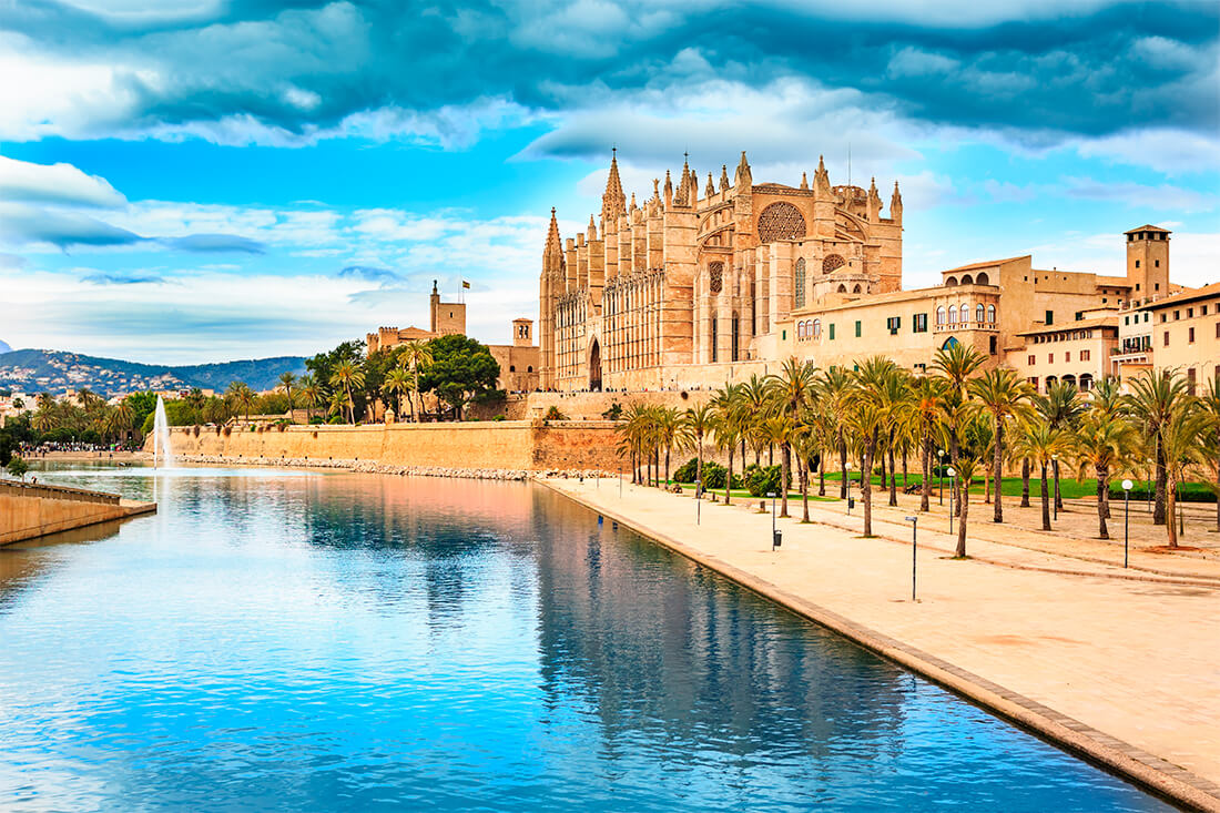Catedral de Santa María en Palma de Mallorca Catedral de Santa María en Palma de Mallorca