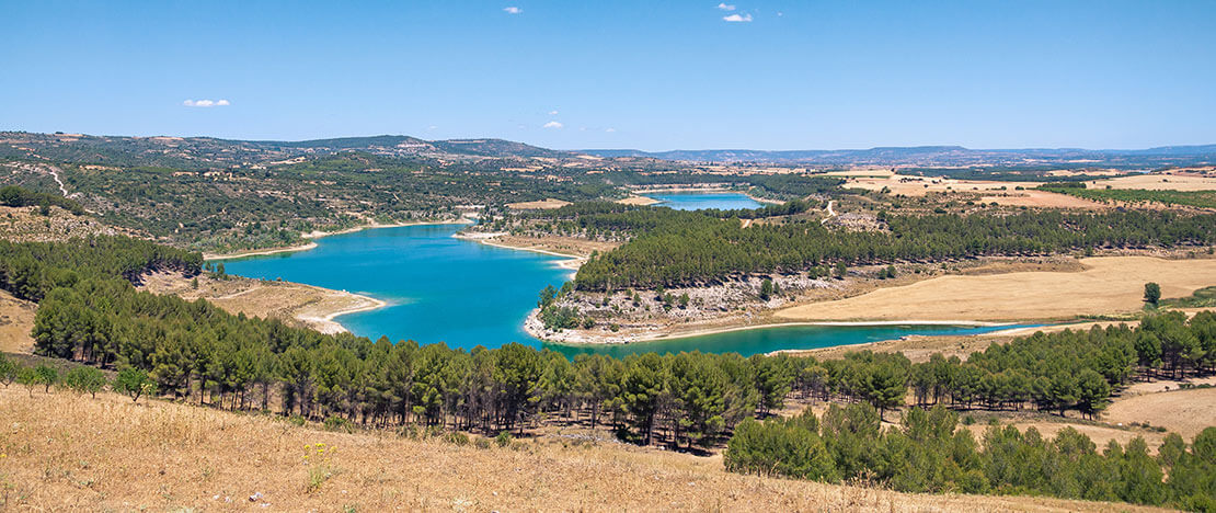 Barrage de Buendía dans la province de Cuenca, Castille-La Manche Barrage de Buendía dans la province de Cuenca, Castille-La Manche
