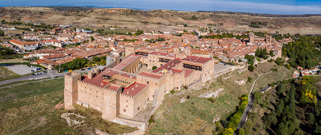 カスティージャ-ラ・マンチャ州にあるParador de Sigüenza カスティージャ-ラ・マンチャ州にあるParador de Sigüenza