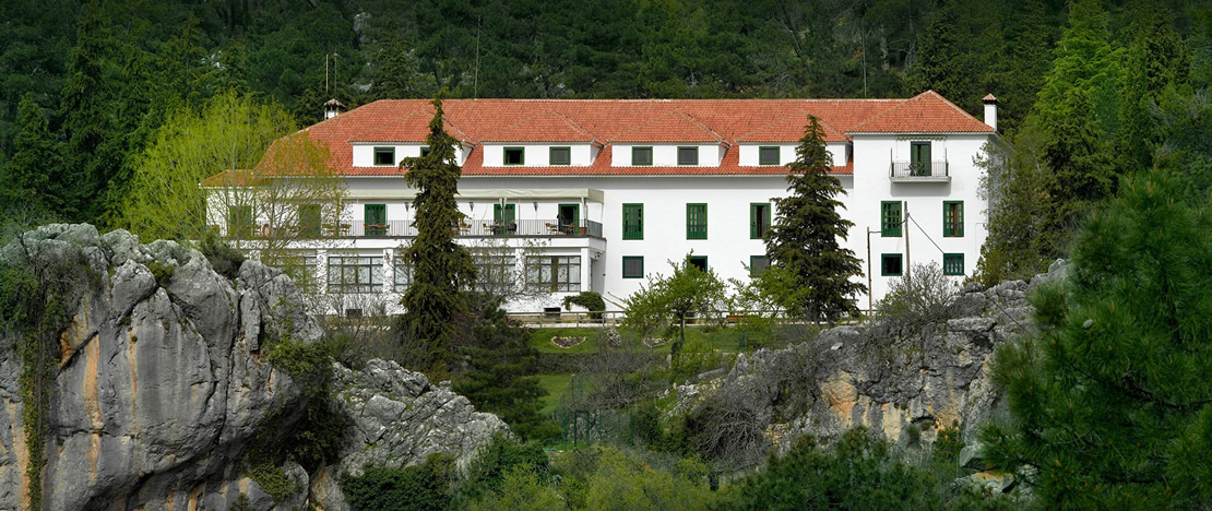 Veduta dell'esterno e dei dintorni del Parador de Cazorla Veduta dell'esterno e dei dintorni del Parador de Cazorla