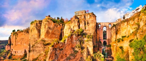 Vieille ville et Puente Nuevo de Ronda dans la province de Malaga, Andalousie Vieille ville et Puente Nuevo de Ronda dans la province de Malaga, Andalousie