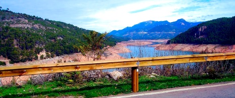 Lac artificiel de Tranco dans la Sierra de Segura, Jaén Lac artificiel de Tranco dans la Sierra de Segura, Jaén