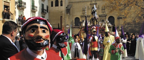 Personaggi biblici durante il Venerdì Santo di Alcalá la Real a Jaén, Andalusia Personaggi biblici durante il Venerdì Santo di Alcalá la Real a Jaén, Andalusia