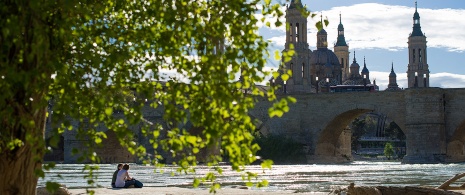 Stone Bridge and Basilica of El Pilar Stone Bridge and Basilica of El Pilar