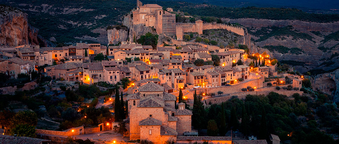Vue nocturne d'Alquézar, province de Huesca Vue nocturne d'Alquézar, province de Huesca