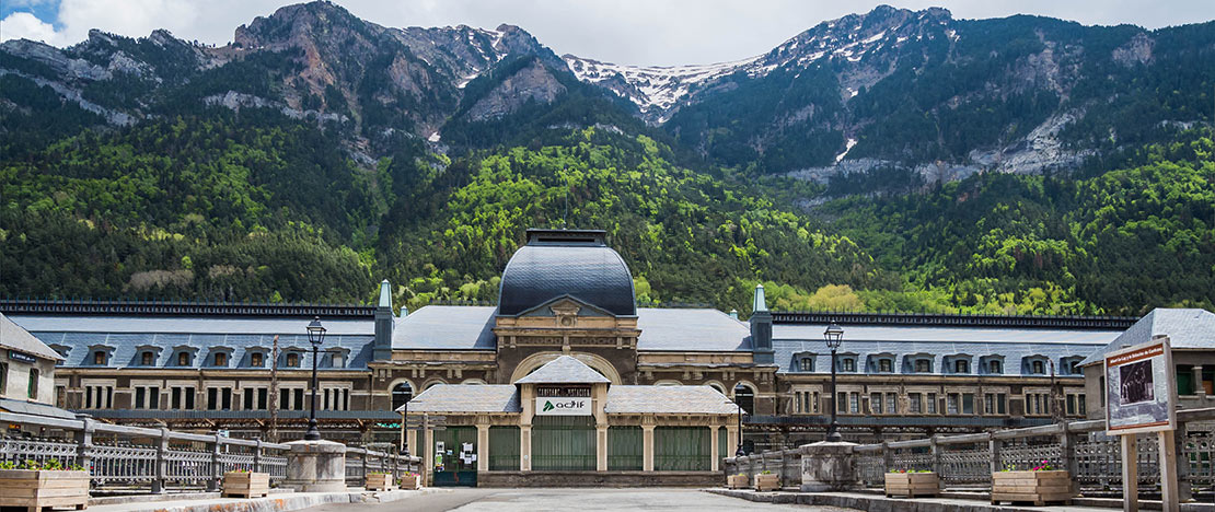 Internationaler Bahnhof von Canfranc, Aragonien Internationaler Bahnhof von Canfranc, Aragonien