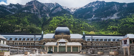 Internationaler Bahnhof von Canfranc, Aragonien Internationaler Bahnhof von Canfranc, Aragonien