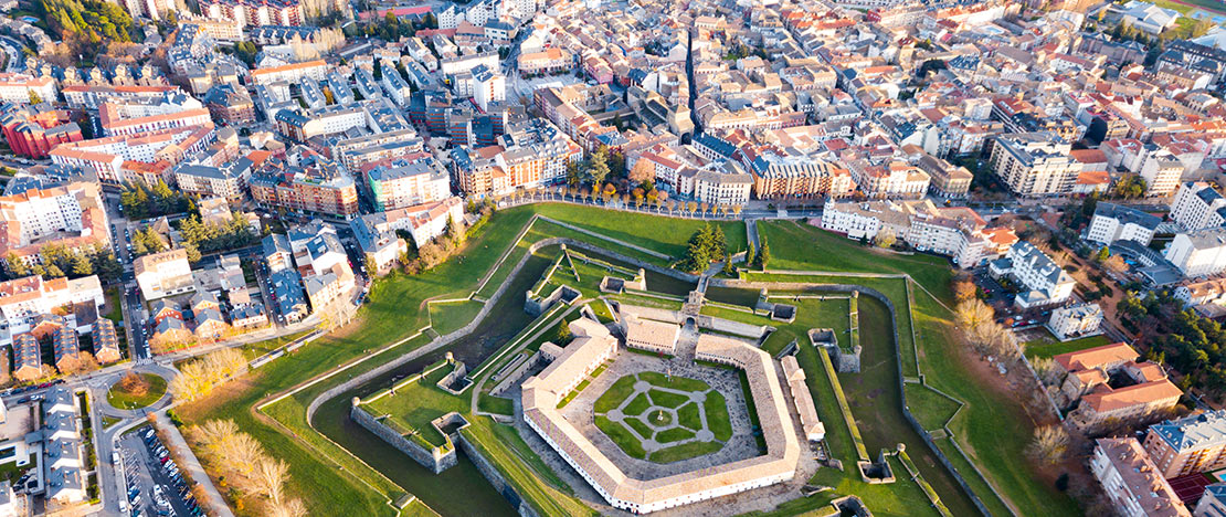 Luftaufnahme der Stadt Jaca, Aragonien Luftaufnahme der Stadt Jaca, Aragonien