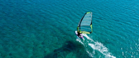 Windsurfing. Sea of Aragón Windsurfing. Sea of Aragón