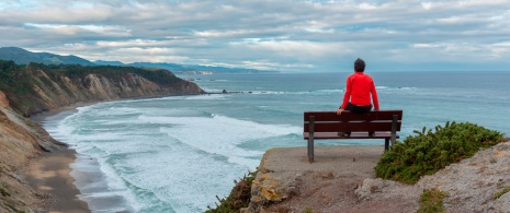 Banco en el mirador del Sablón en Cabo Vidio, Asturias Banco en el mirador del Sablón en Cabo Vidio, Asturias