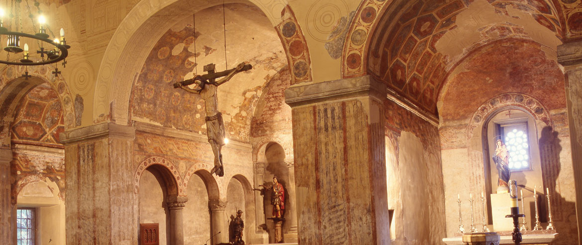 Interior of the church of San Julián de Prados Interior of the church of San Julián de Prados