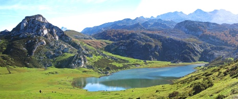 озера Ковадонга озера Ковадонга