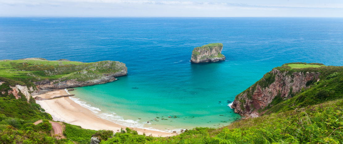 Spiaggia di Ballota a Llanes, Asturie