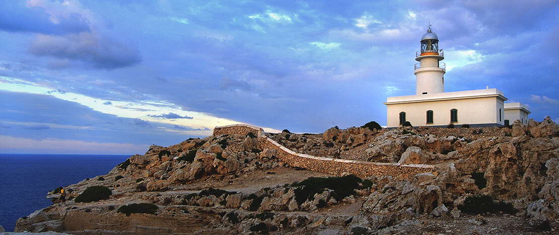 Cavallería-Leuchtturm auf der Ruta de Cavalls, Menorca Cavallería-Leuchtturm auf der Ruta de Cavalls, Menorca
