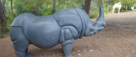 Sculptures d'animaux dans les jardins du musée Sa Bassa Blanca, Alcudia Sculptures d'animaux dans les jardins du musée Sa Bassa Blanca, Alcudia