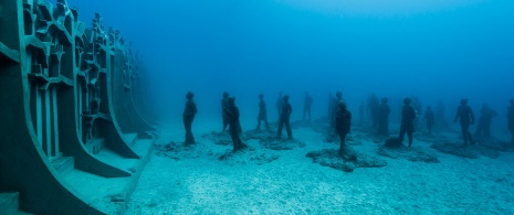 „Crossing the Rubicon“, Skulptur von Jason deCaires Taylor „Crossing the Rubicon“, Skulptur von Jason deCaires Taylor