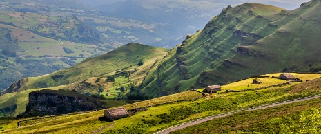 Valle de Soba en el Valle del Pas. Cantabria Valle de Soba en el Valle del Pas. Cantabria
