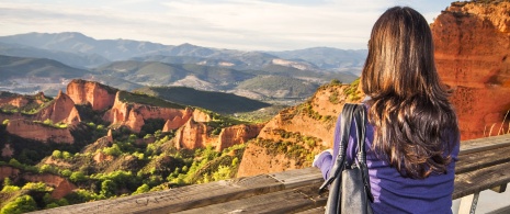 Tourist in Las Médulas. El Bierzo, Leon Tourist in Las Médulas. El Bierzo, Leon