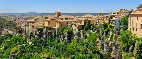 Vista de las Casas Colgadas de Cuenca, Castilla-La Mancha Vista de las Casas Colgadas de Cuenca, Castilla-La Mancha