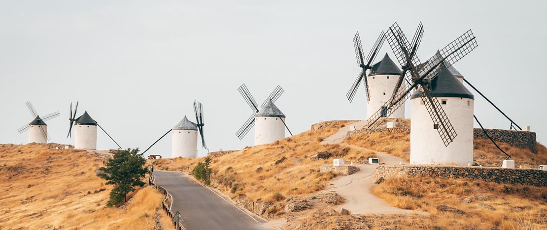 Detalle de los molinos de viento de Consuegra en Toledo, Castilla-La Mancha Detalle de los molinos de viento de Consuegra en Toledo, Castilla-La Mancha